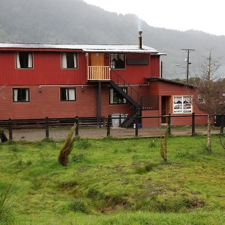 Cabañas Robinson Puerto Puyuguapi Exterior foto