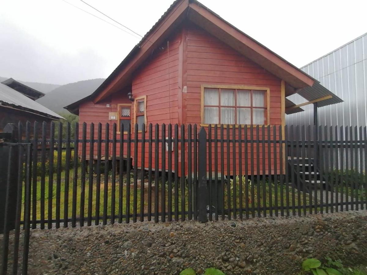 Cabañas Robinson Puerto Puyuguapi Exterior foto